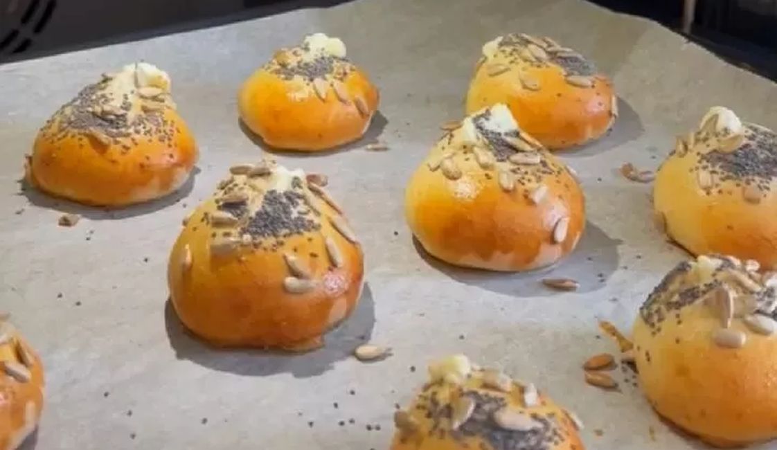 Snadný recept na bagelové kuličky se sýrem