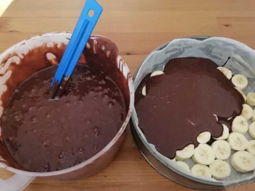 Recept na dort, který kombinuje banány a čokoládu