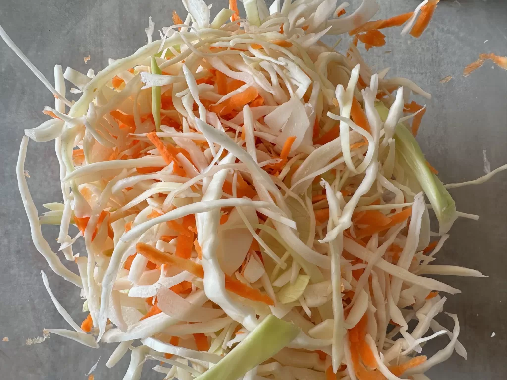 Domácí coleslaw - zelí a mrkev