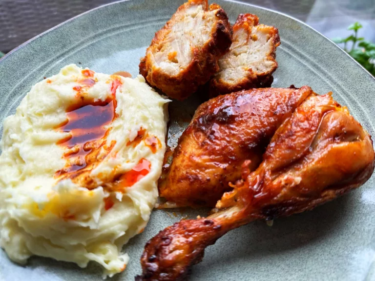 Pečené kuře s bramborovou kaší a nádivkou