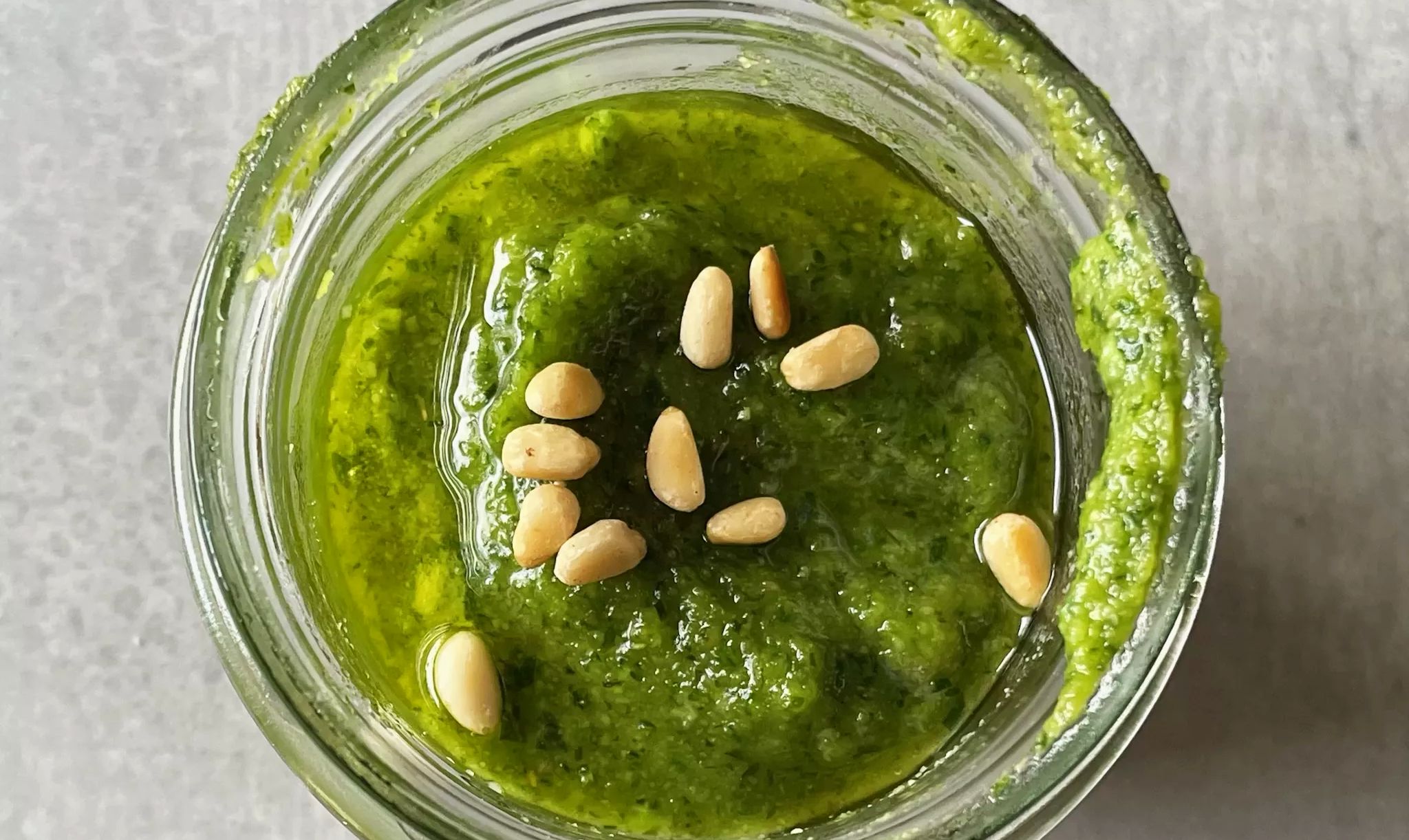 Recept na snadné pesto doma.