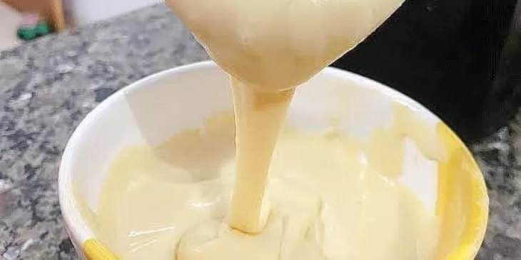 Domácí kondenzované mléko připravené jen ze dvou surovin