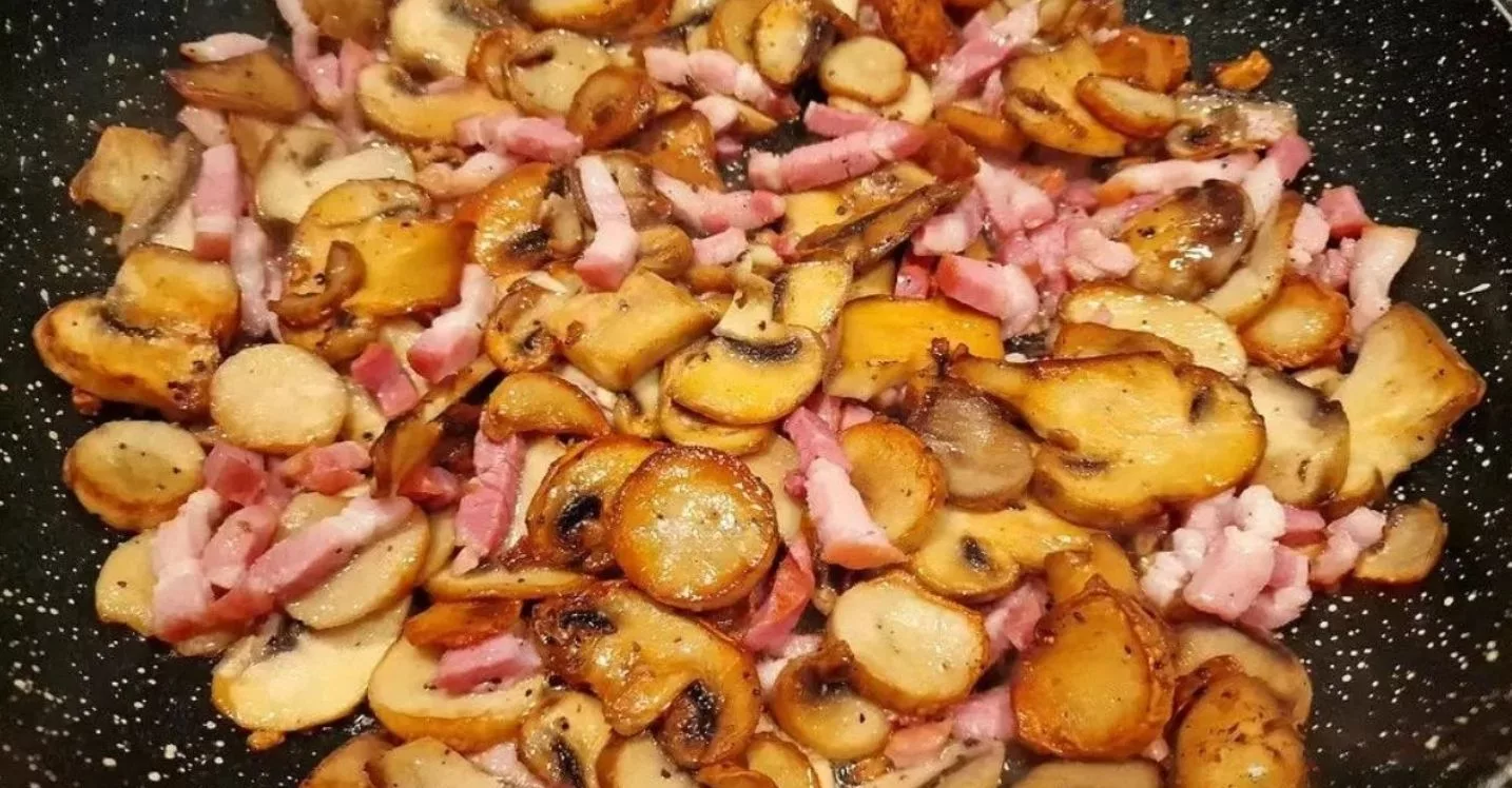 Obrázek receptu na gratinované brambory se žampiony.