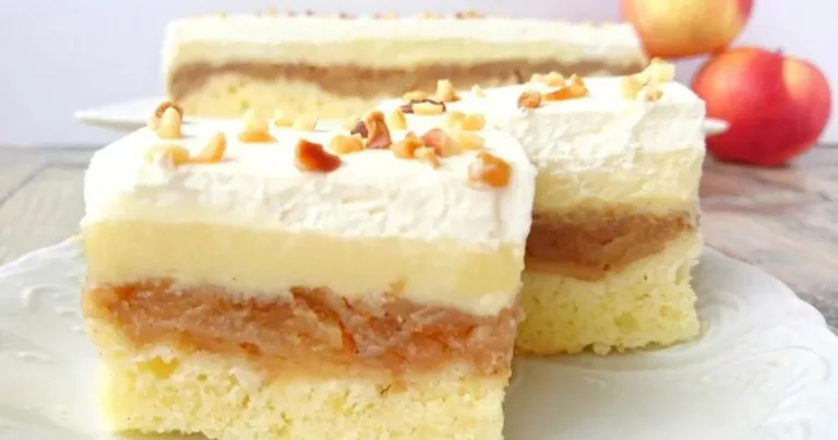 Obrázek receptu na jablečný dort s vanilkovým krémem.
