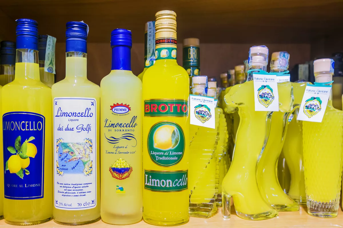 Limoncello likér.