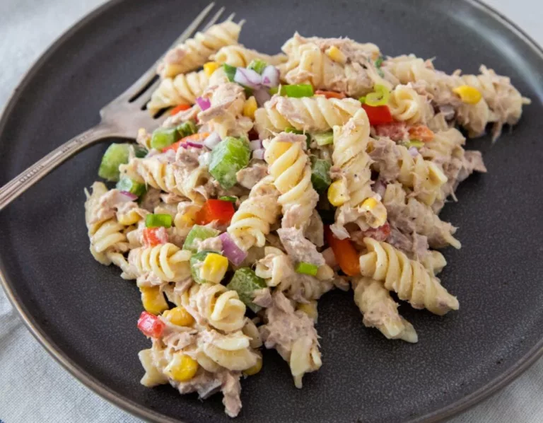 Recept na Jednoduchý 20minutový těstovinový salát s tuňákem