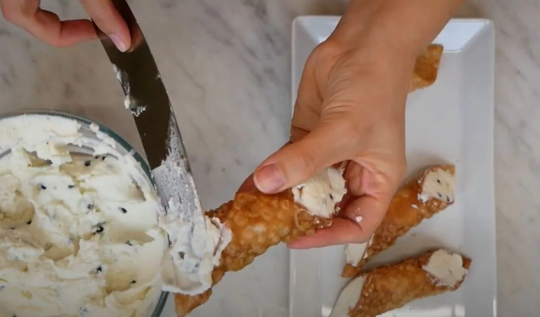 Recept na Cannoli: Italská hříšná sladkost, pocházející ze Sicilského ostrova