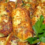 Obrázek receptu na bramborové karbanátky se sýrem a salámem.