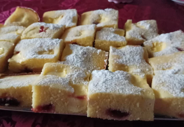 Tvarohová bublanina s marmeládou. Obrázek a recept od paní Jaroslavy F.