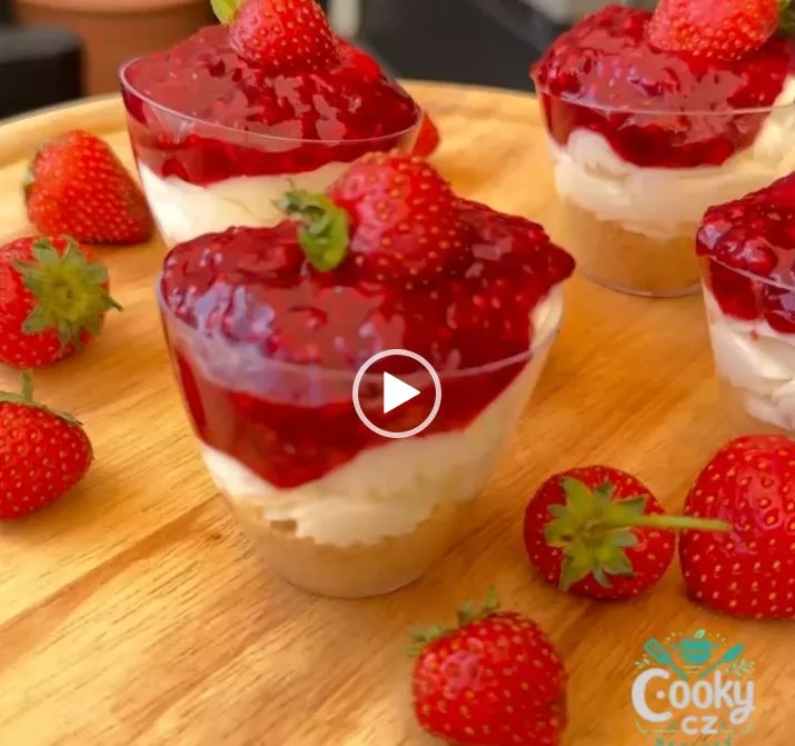 Jednoduchý video recept na malinový cheesecake