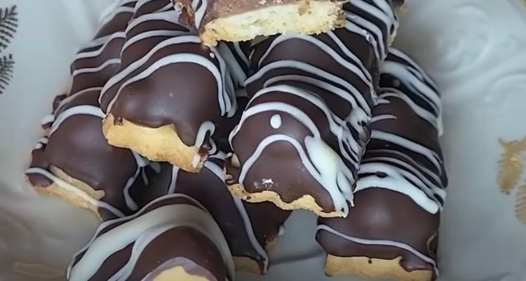 Obrázek receptu na Tyčinky z nugátu jako luxusní vánoční cukroví s lískovými oříšky