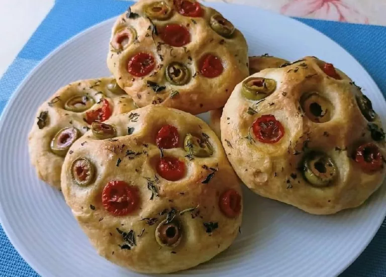 Obrázek receptu na Focaccia - tradiční italské pečivo.