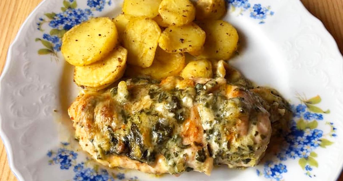 Obrázek receptu na Hasselback chicken neboli zapečené kuřecí prso na švédský způsob s náplní špenátu a sýra