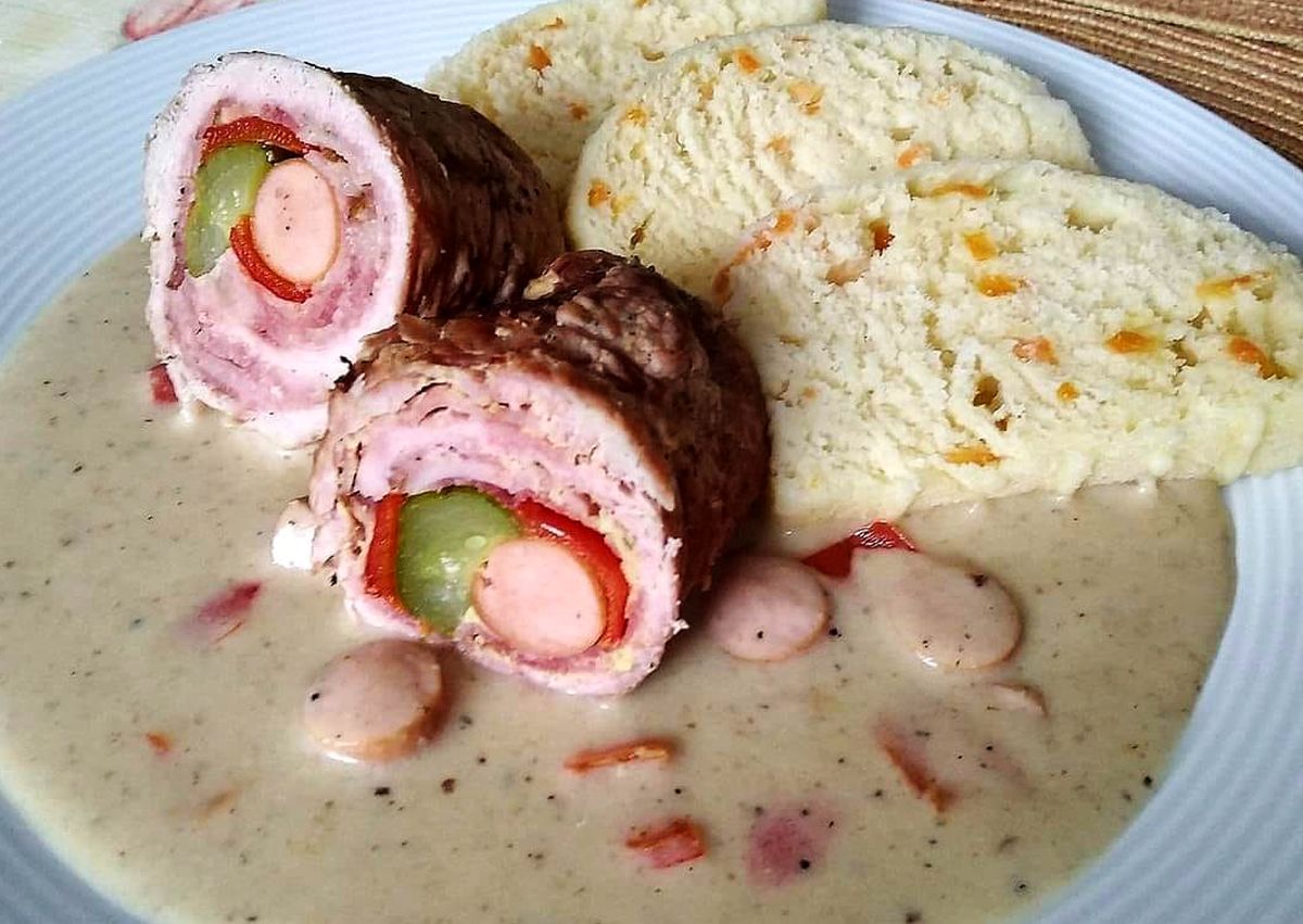 Obrázek receptu na vepřové ptáčky na smetaně.