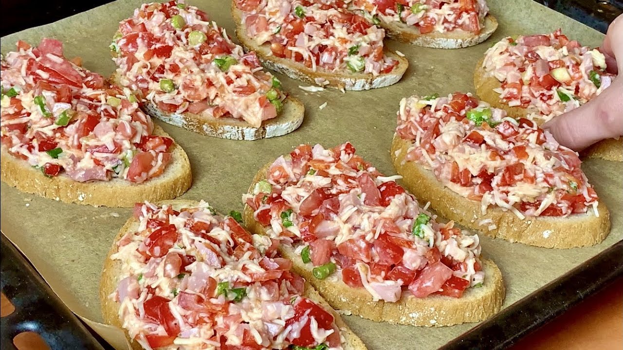 Obrázek k receptu: Zapečené pizza chleby se zeleninou, šunkou a sýrem