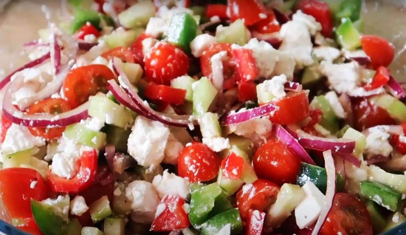 Obrázek k receptu na jednoduchý šopský salát