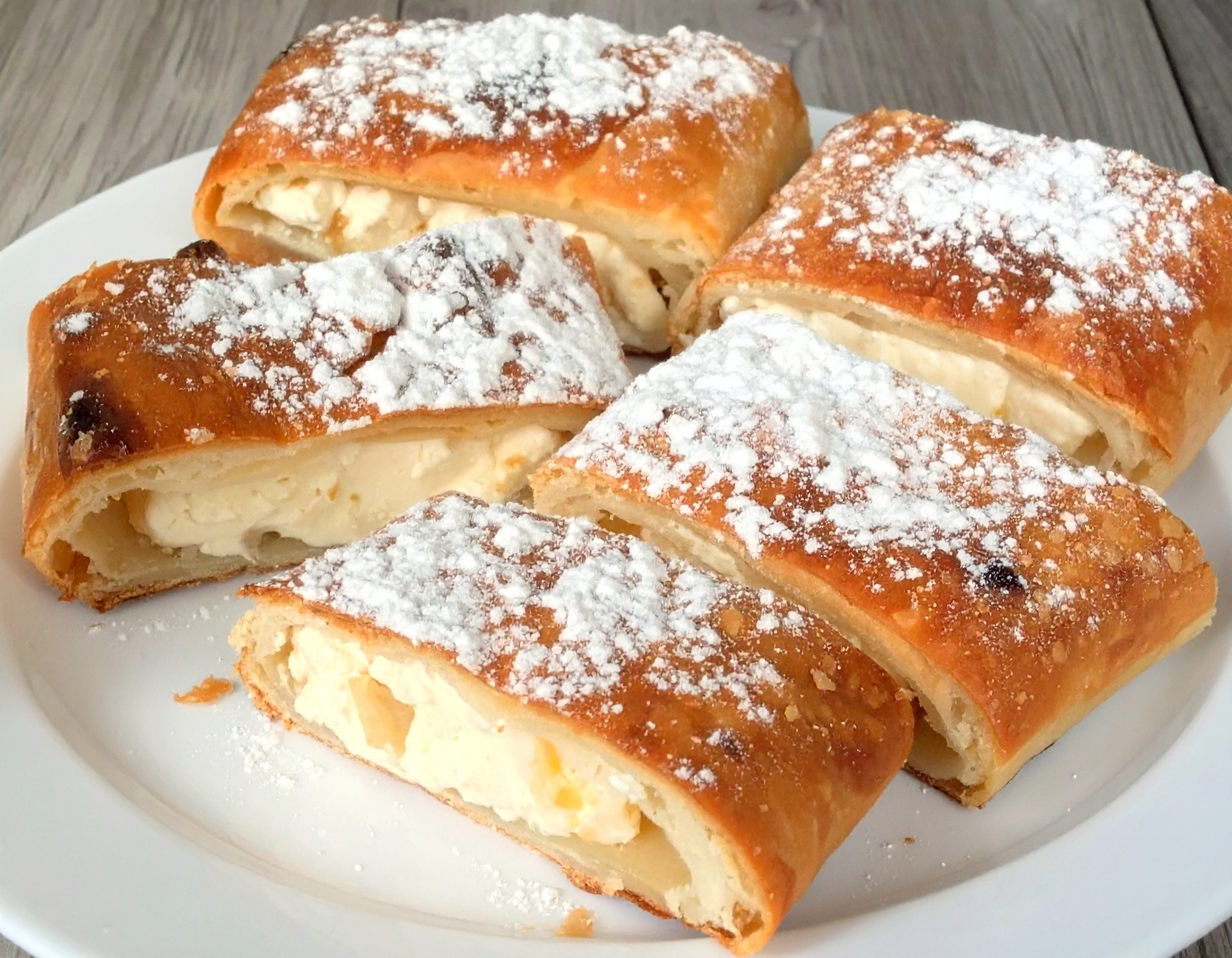 Obrázek k receptu tvarohový závin z listového těsta