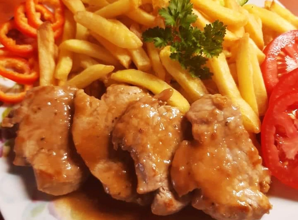 Obrázek k receptu na vepřovou panenku s domácími hranolkami