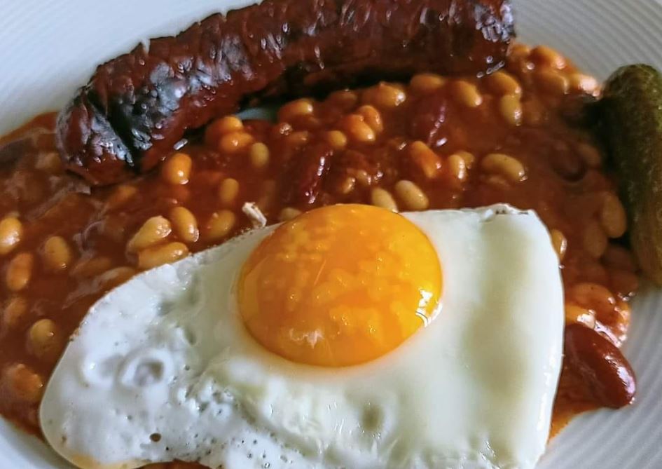 Obrázek receptu na chalupářské fazole.