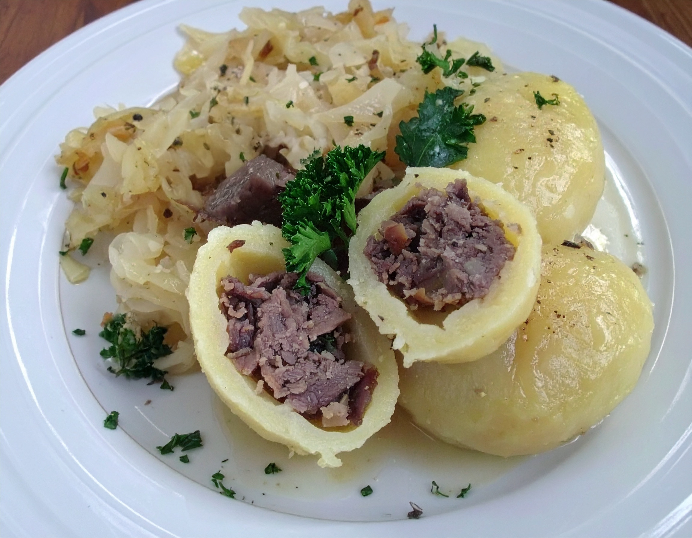 Obrázek receptu na Chlapskou kapsu aneb bramborové knedlíky plněné uzeninou