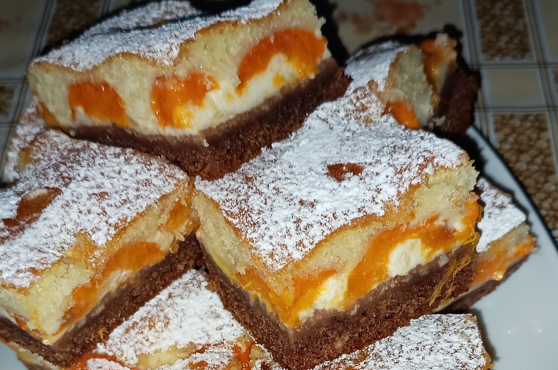Upečte si skvělý meruňkový letní koláč