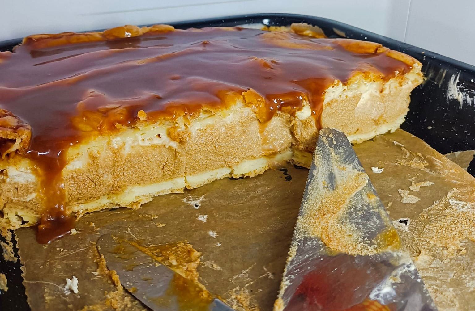 Luxusní recept na karamelový větrník z plechu jako řezy