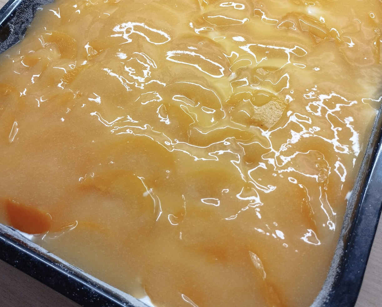 Top žravé řezy se zralými broskvemi