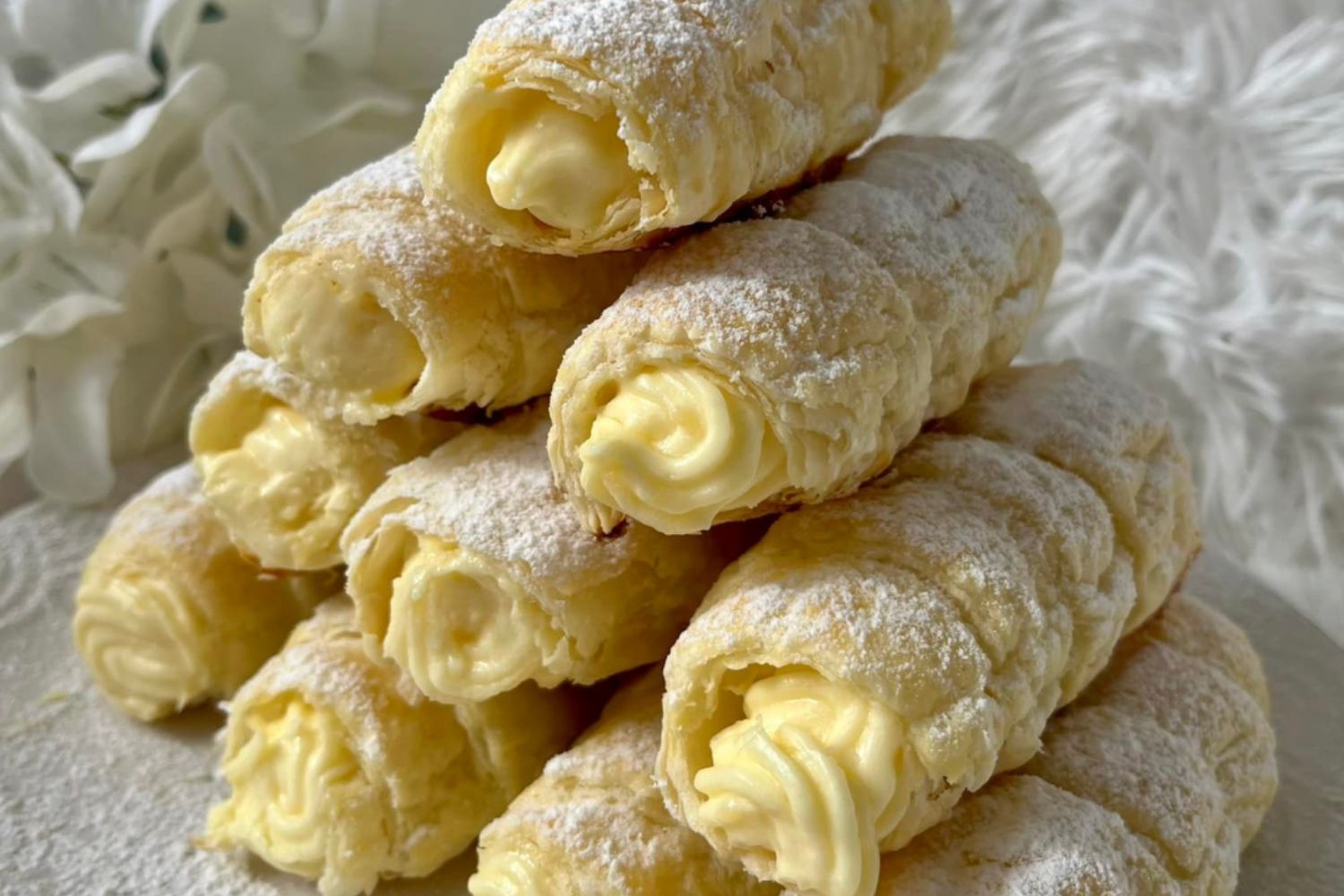 Obrázek receptu na Kremrole z listového těsta tentokrát plněné vanilkovým krémem