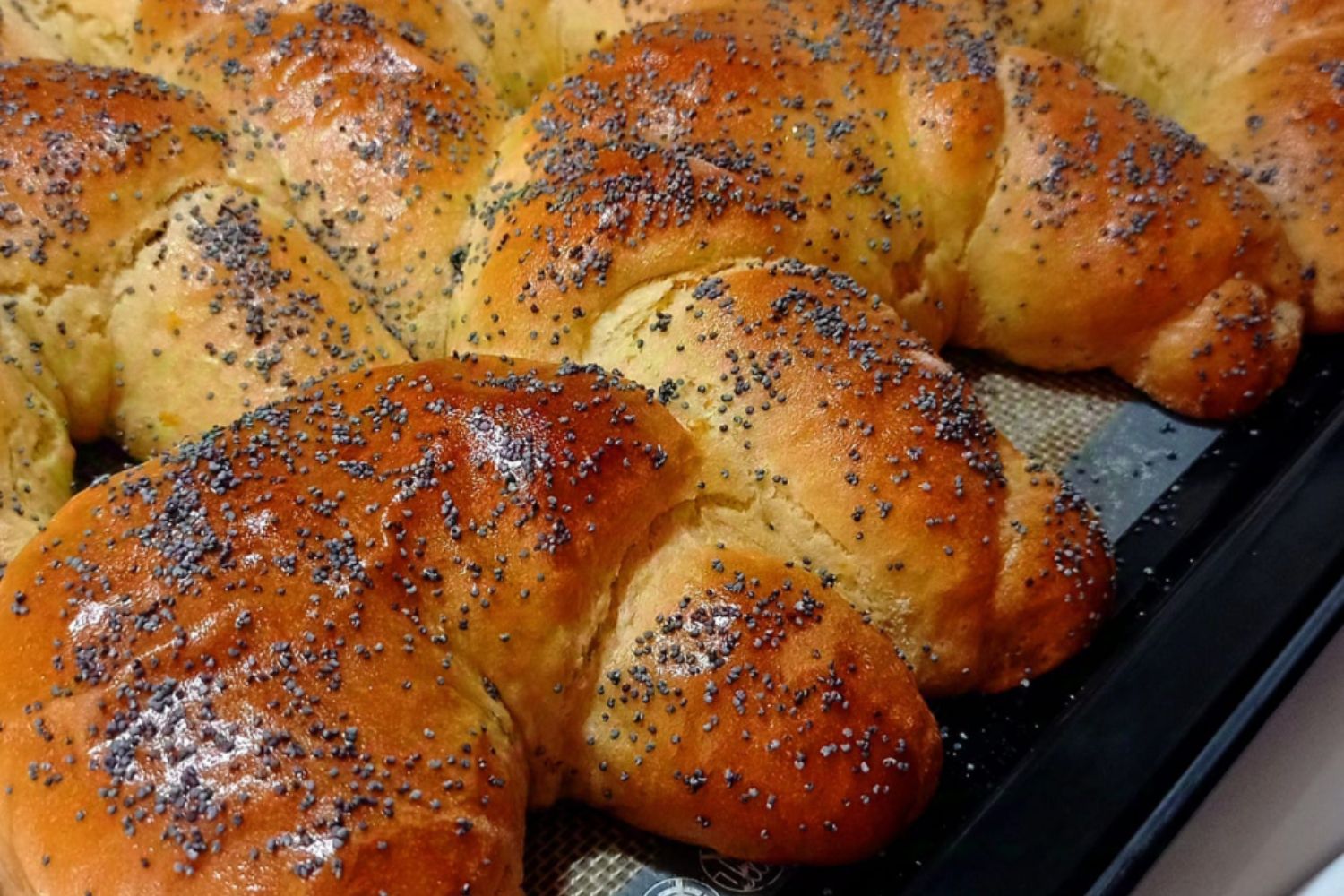 Obrázek receptu na Ranní makovou radost: Domácí snídaňové makovky neboli loupáky