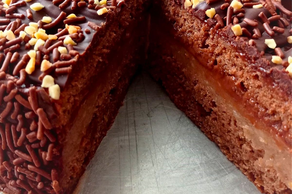 Obrázek k receptu na nadýchaný perník s jablečnou náplní