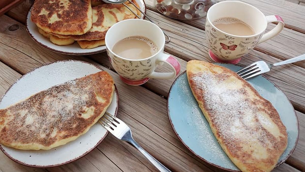 Recept s postupem na tradiční starý recept na bramborové placky s jablky