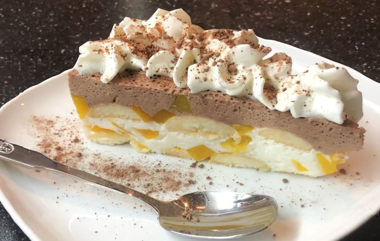 Pěnový nepečený dort z dob totáče