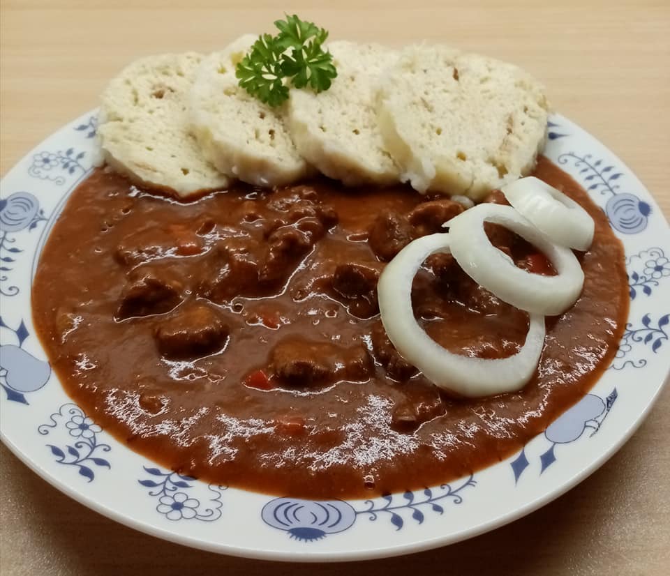 Foto: Facebook, Recept na pikantní hovězí guláš