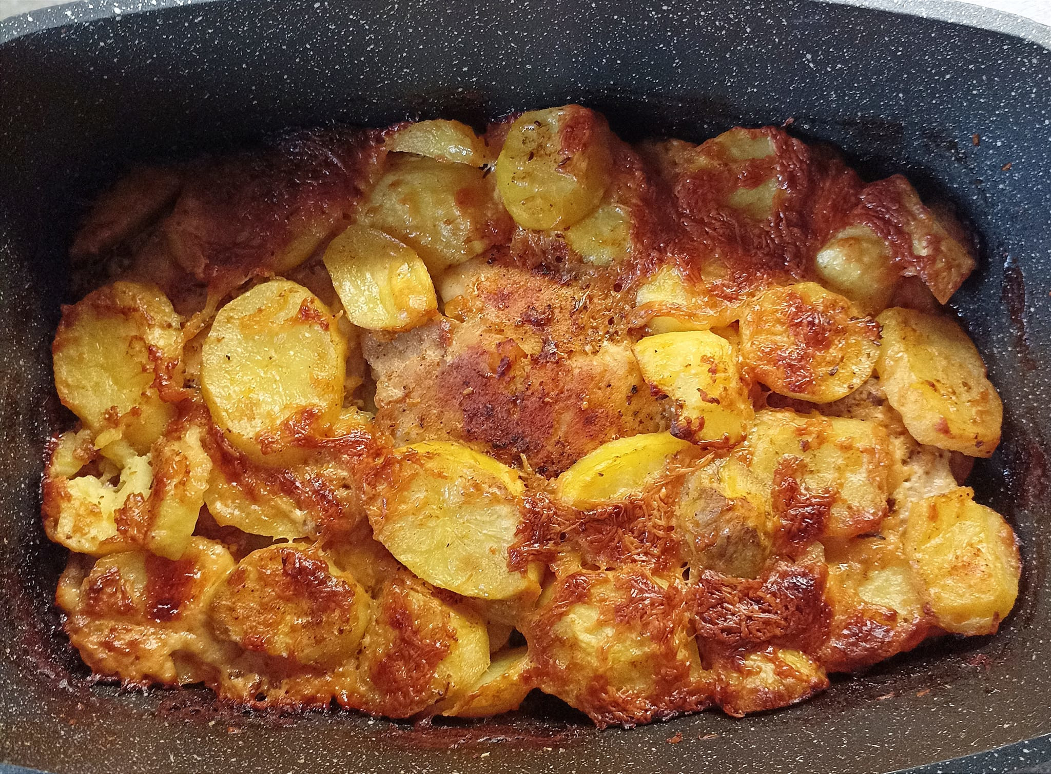 Obrázek k receptu na smetanové zapékané brambory s vepřovou pečení