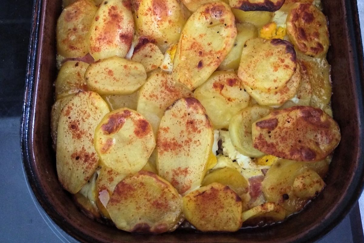 Obrázek k receptu na zapečené brambory „co dům dal“