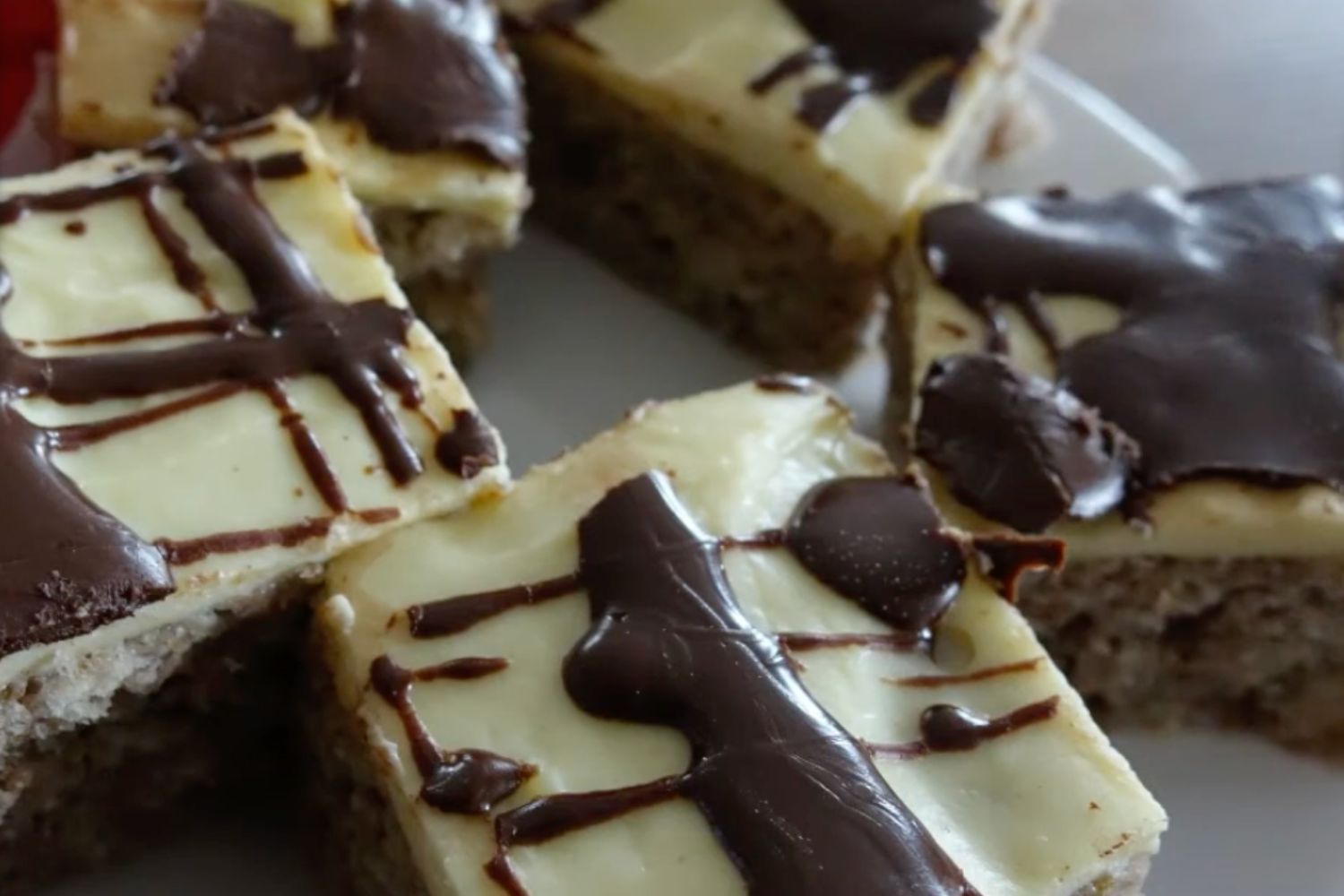 Obrázek receptu na Ananasovou buchtu se smyslným názvem "Orgasmus" , ale tento název není jen tak náhodný