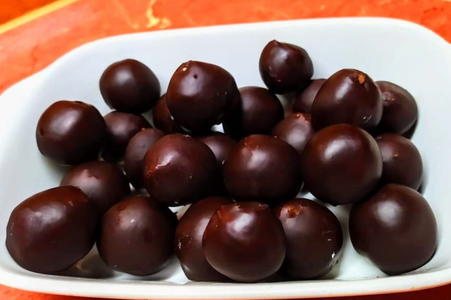 Obrázek receptu na Nepečené Bounty kuličky, kokosová klasika, která voní exotikou a dětstvím