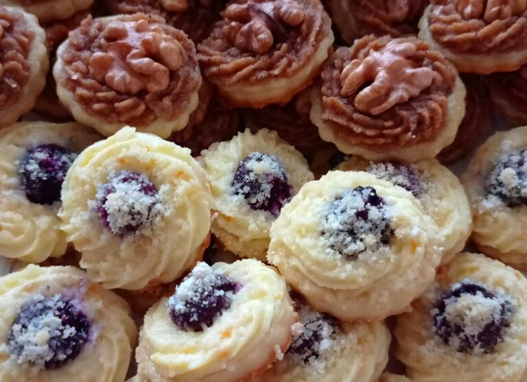 Obrázek k receptu na tvarohové a ořechové koláčky