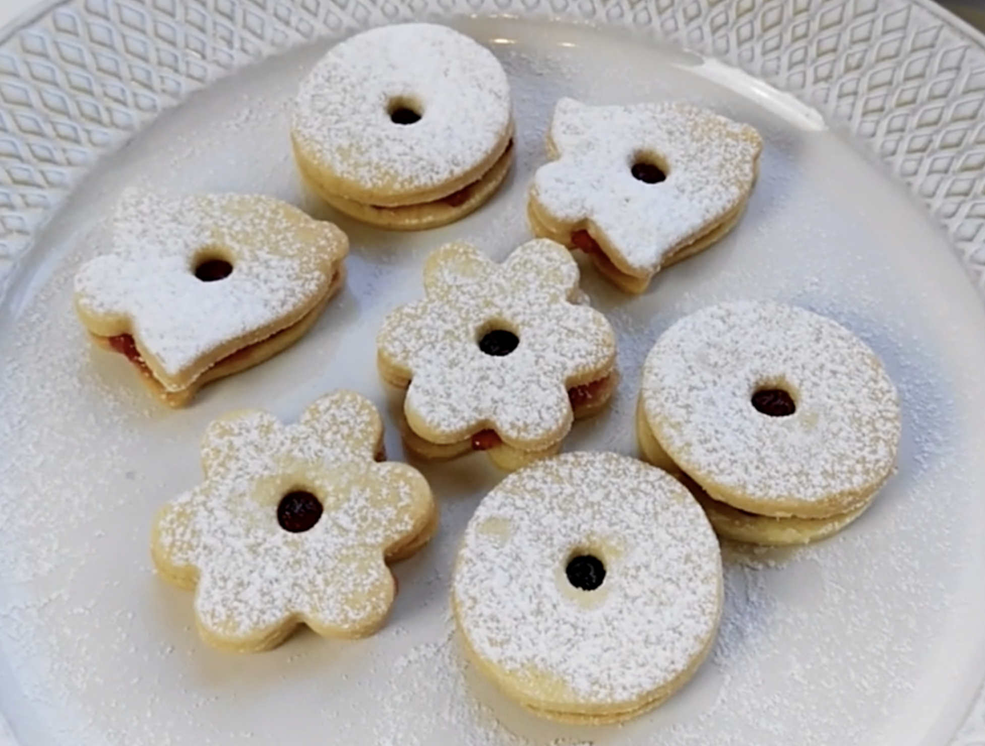 Obrázek k receptu na linecké cukroví