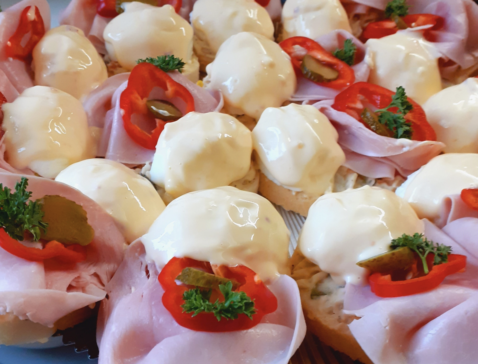 Obrázek k receptu na chlebíčky s přelivem