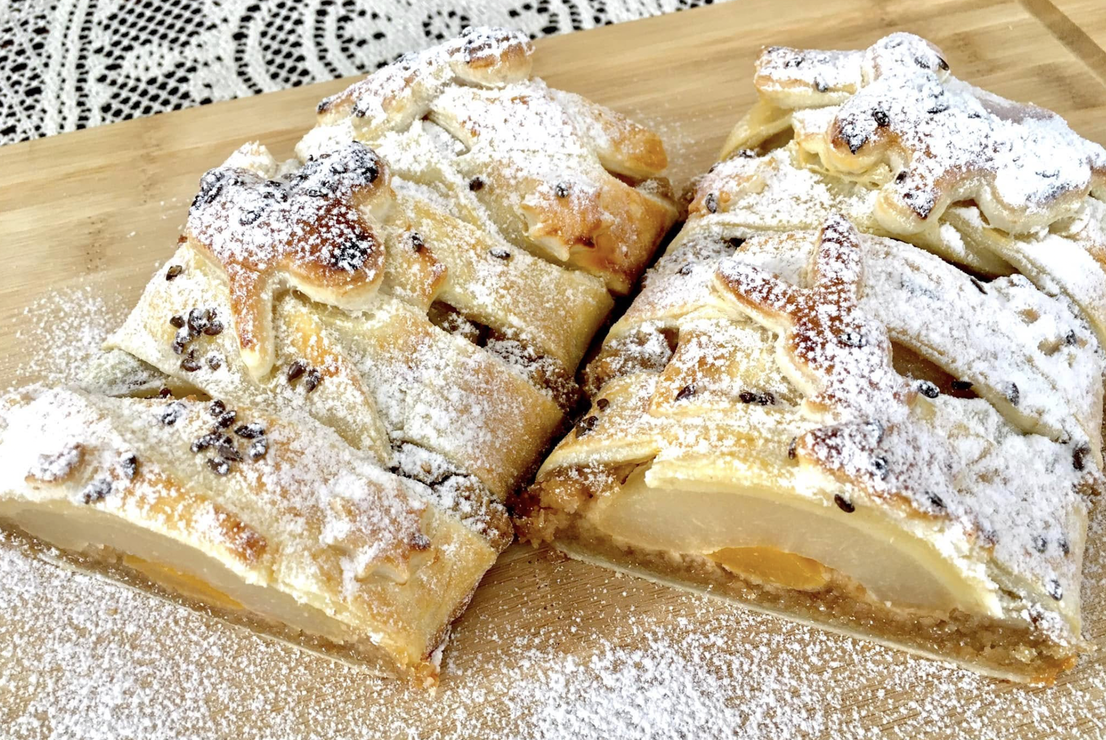 Obrázek k receptu na hruškový závin s ořechy