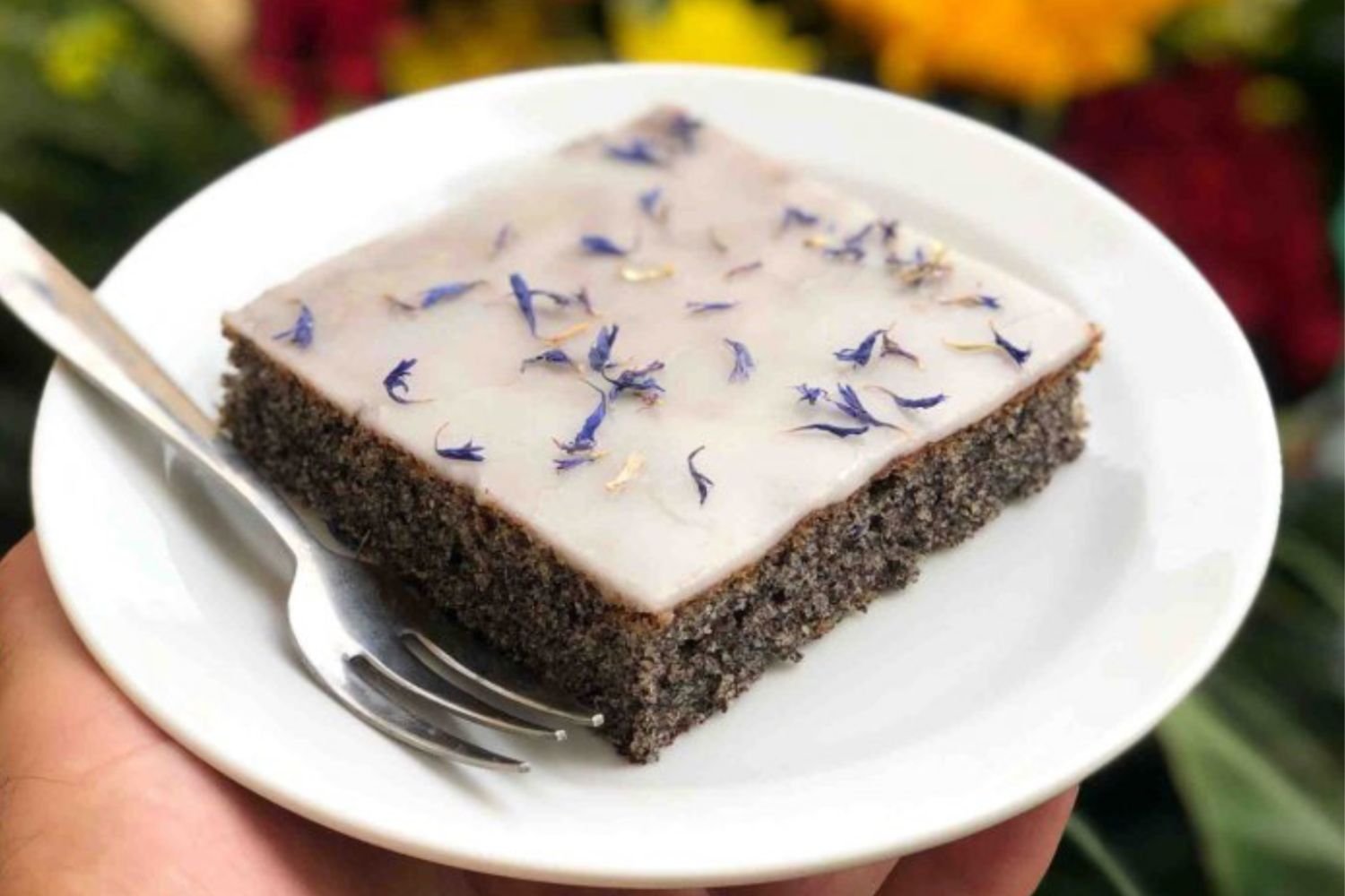 Obrázek receptu na Makovou buchtu s citrónovou polevou - jednoduchá buchta, která voní venkovem a starými recepty, kde se nešetřilo mákem ani dobrými nápady