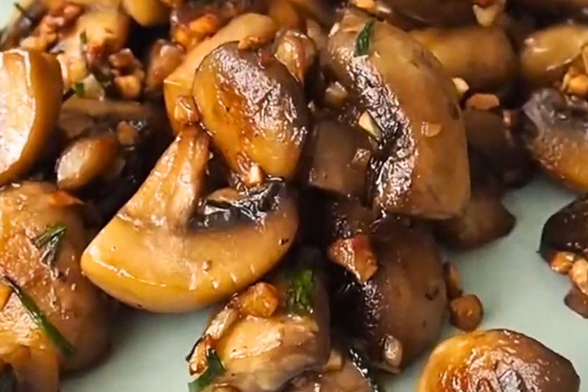 Obrázek k receptu na žampiony na másle s česnekem