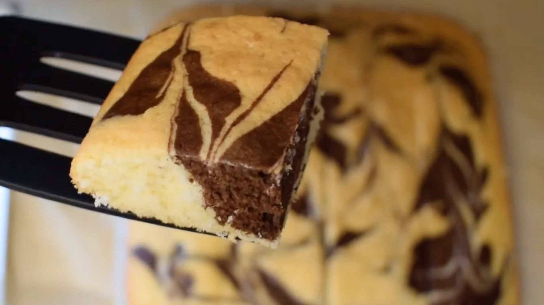 Obrázek receptu na mramorový koláč.