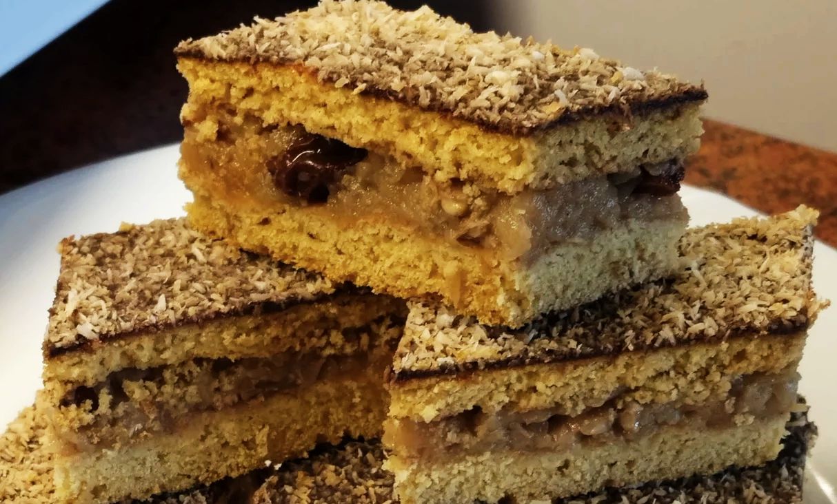 Obrázek k receptu na medovo-jablečné řezy