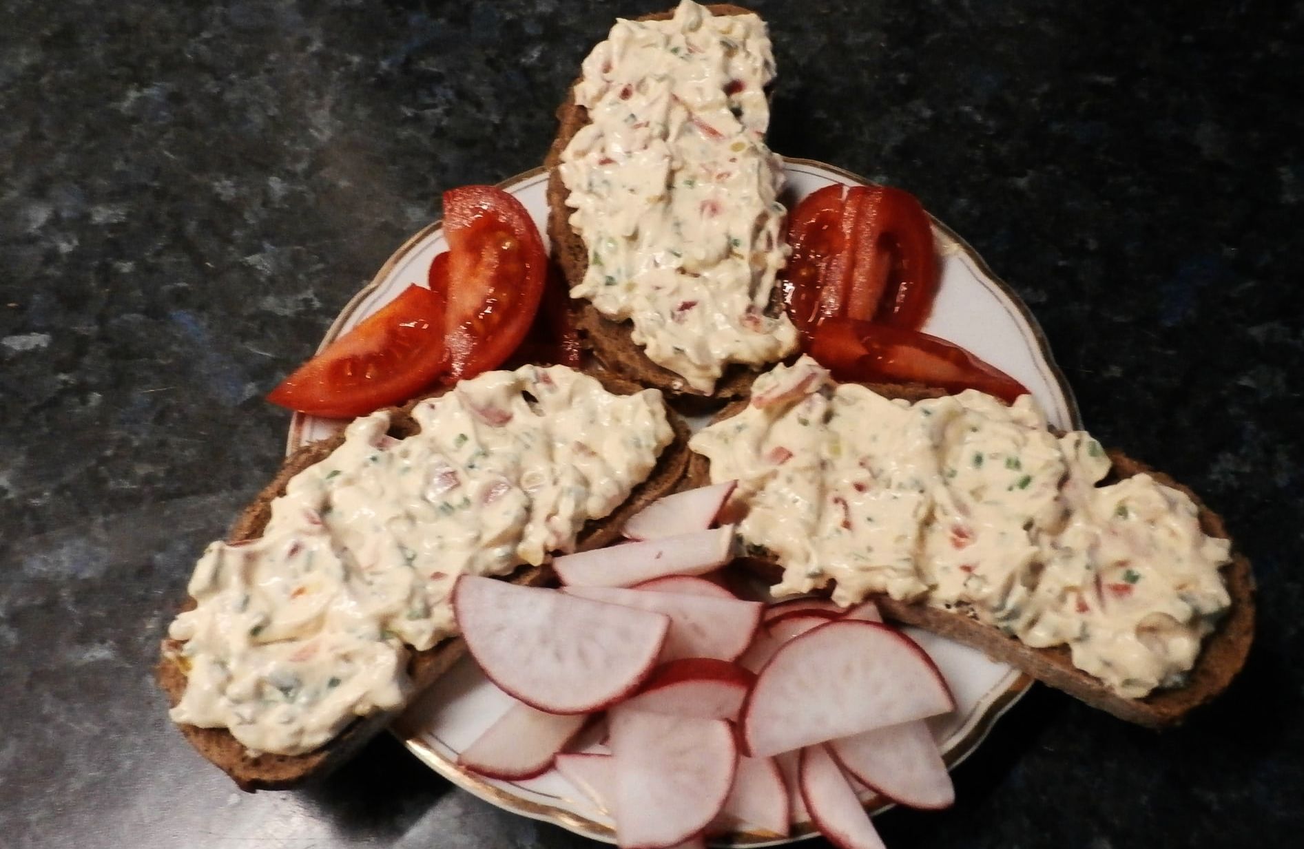 Obrázek k receptu na pomazánku z Lučiny