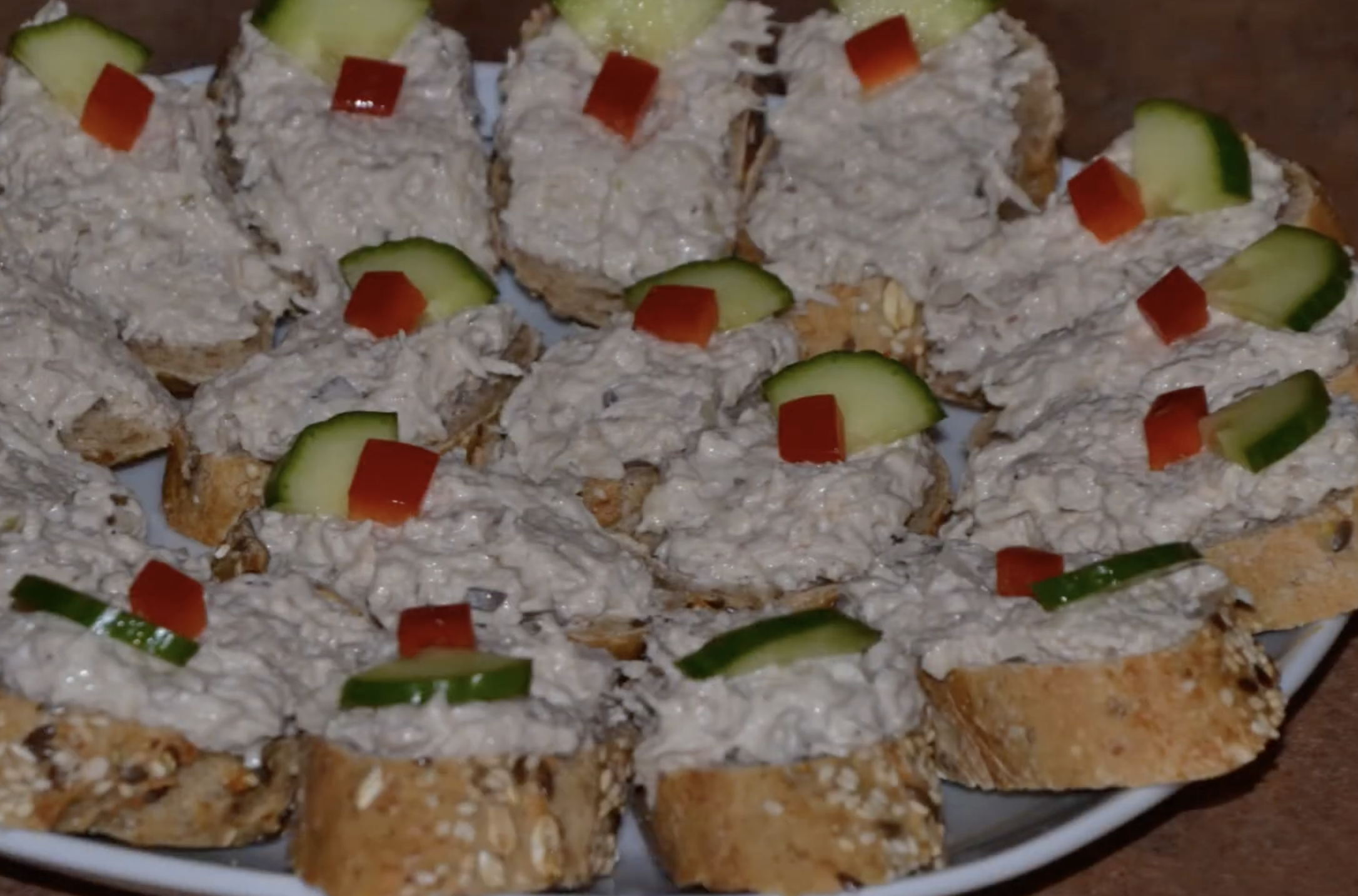 Obrázek k receptu na rybičkovou pomazánku s celerem