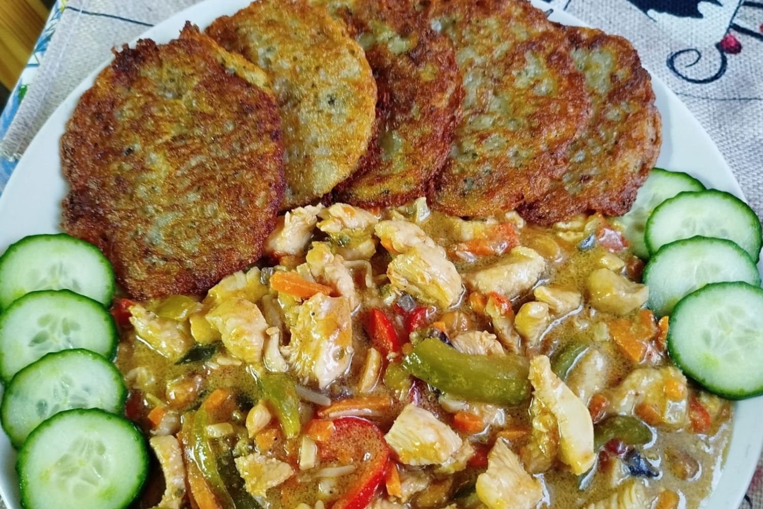 Obrázek receptu na Českou verzi kuřecí číny s bramboráčky