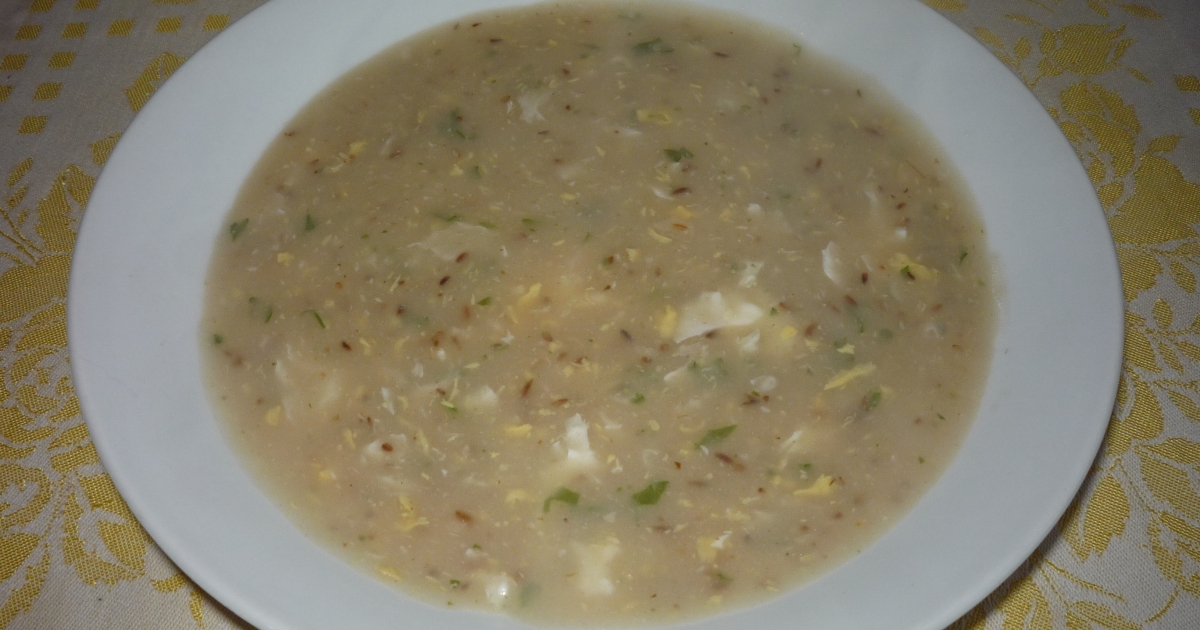 Obrázek k receptu: Tradiční kmínová polévka s vejcem, která neskutečně voní. Tu musíte vyzkoušet!