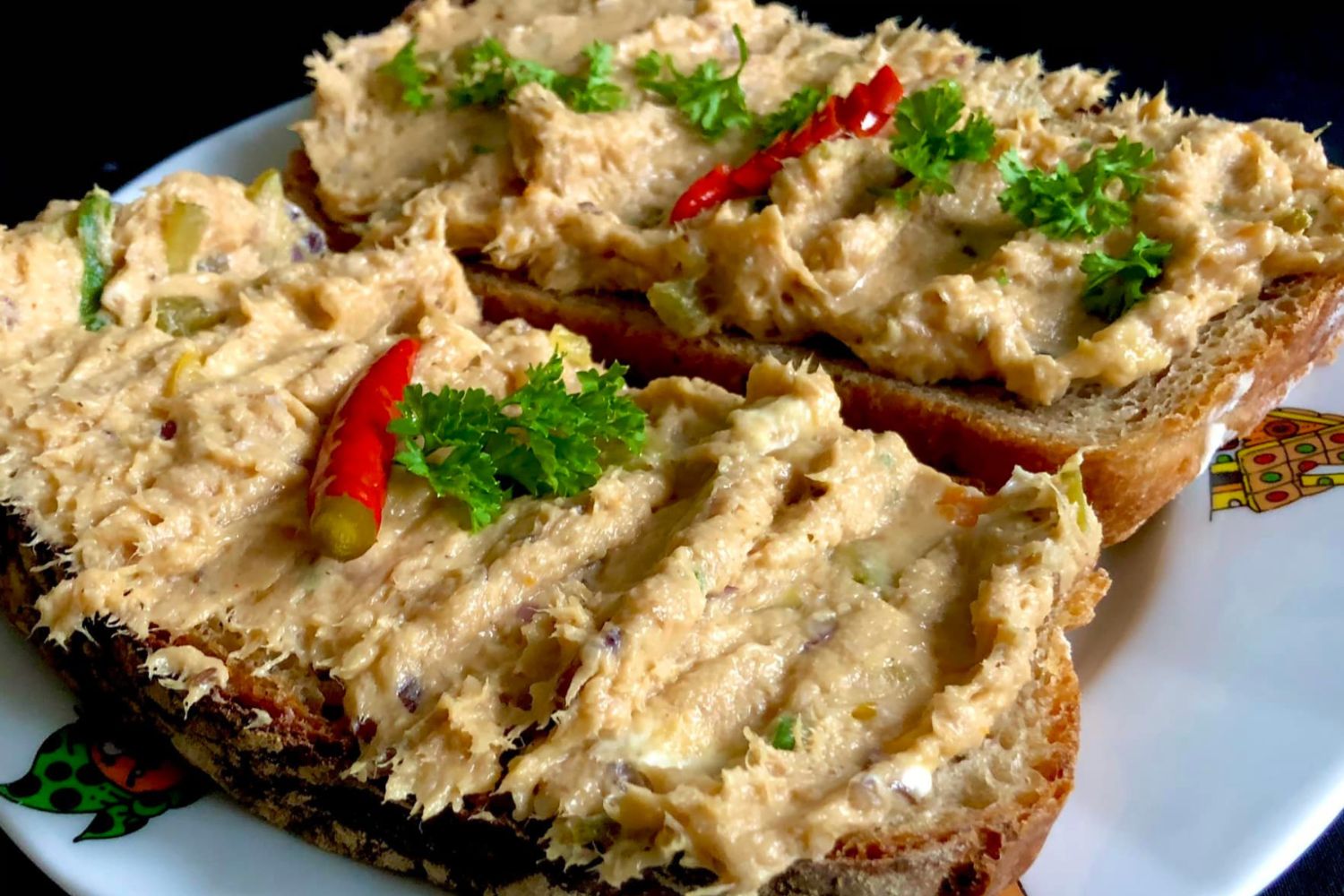 Obrázek receptu na Pomazánku ze zbytků vepřového masa, vařené, pečené či dušené, všechno lze dochutit k dokonalosti